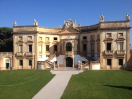 Villa Valguarnera - Sicilia - Maria Laura Berlinguer - Stile Italiano - Made in Italy - Case in Affitto - Vacanze - Viaggi - Stile di Vita - Blog - Articoli