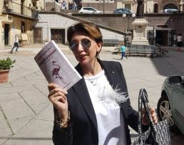 Cagliari al femminile guida turistica Claudia Rabellino Becce per Morellini editore - Maria Laura Berlinguer Stile Italiano book - fatto in italia - made in italy - viaggi - travel